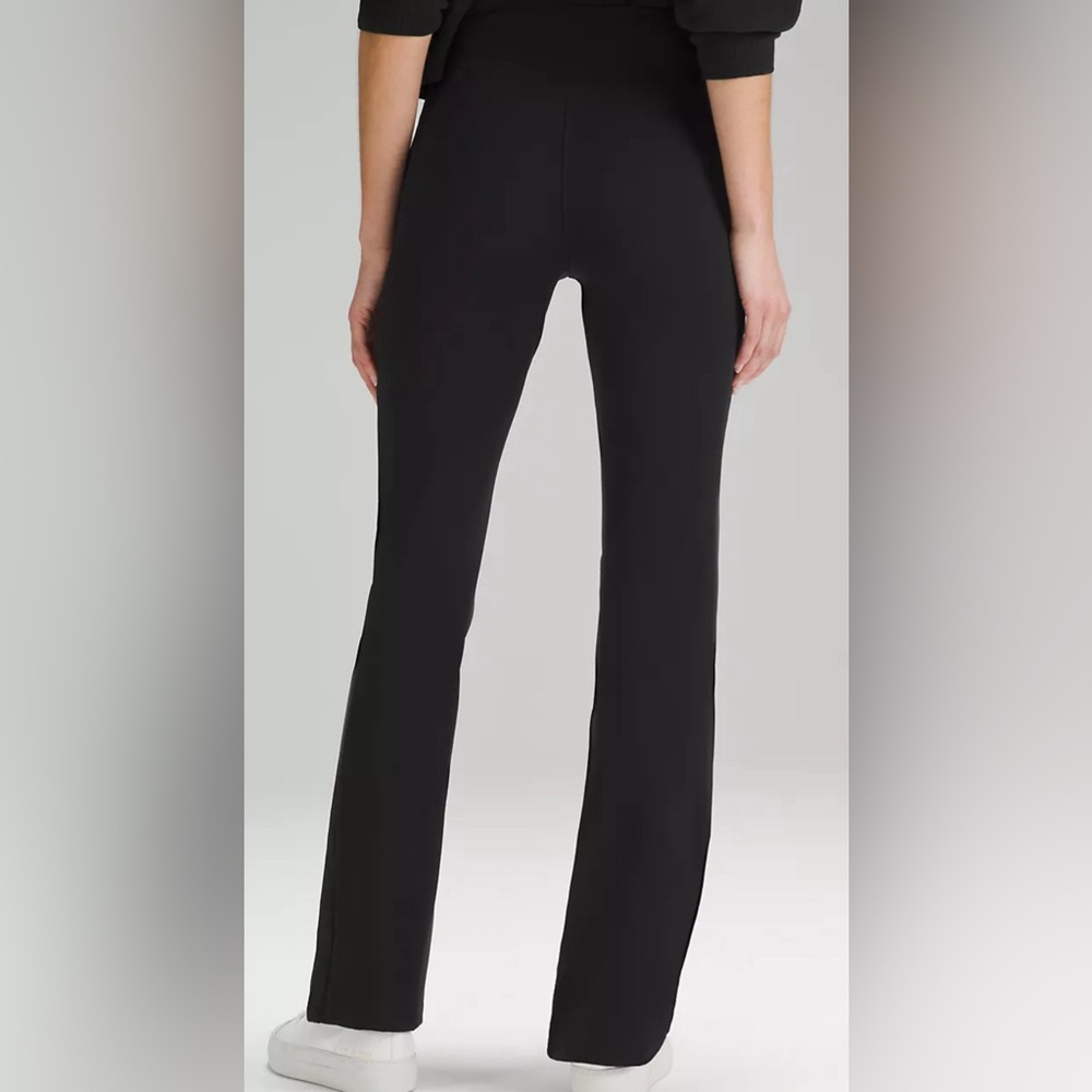 Smooth Fit Pull-On High-Rise Pant
Regular Size 4